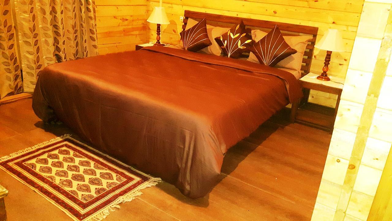 マルガオ The Rainbows End Bed & Breakfast エクステリア 写真