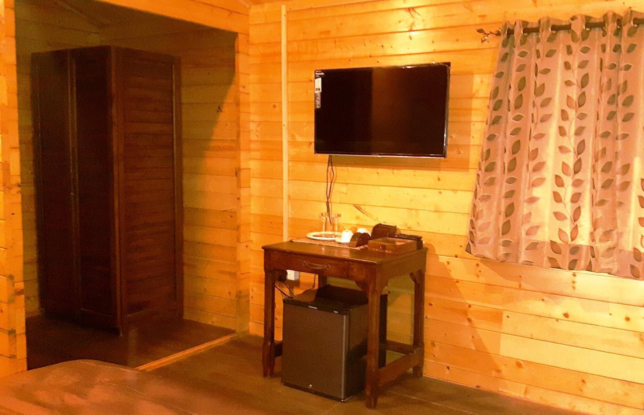マルガオ The Rainbows End Bed & Breakfast エクステリア 写真