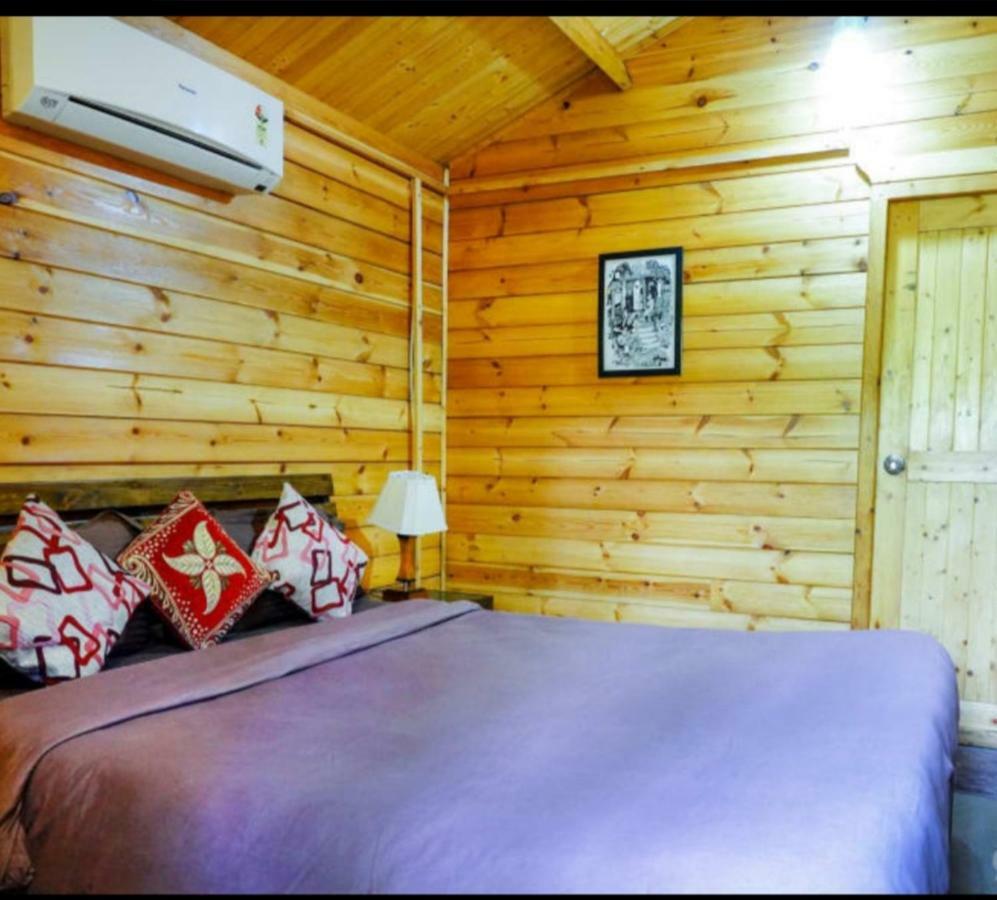 マルガオ The Rainbows End Bed & Breakfast エクステリア 写真