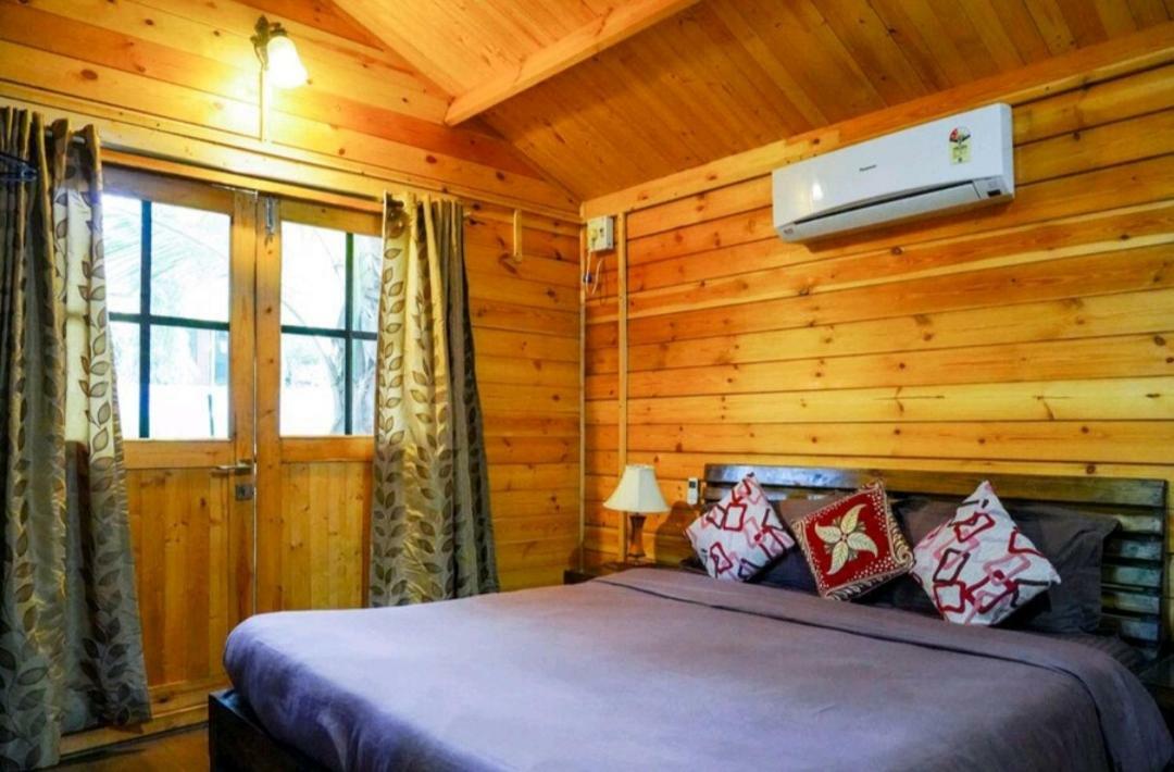 マルガオ The Rainbows End Bed & Breakfast エクステリア 写真