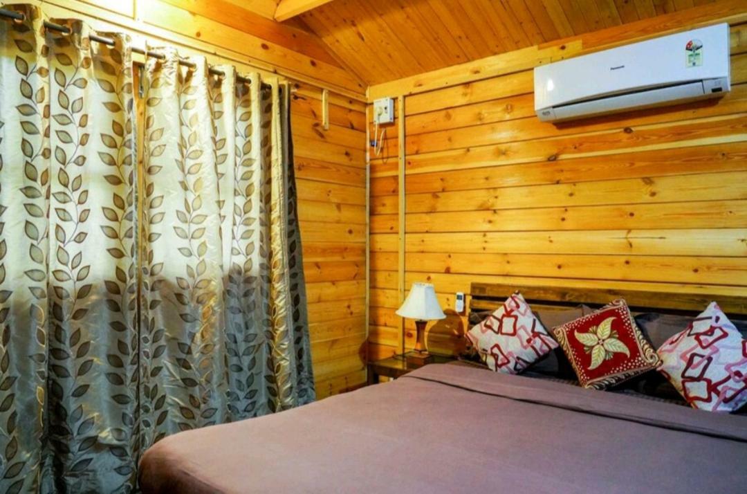 マルガオ The Rainbows End Bed & Breakfast エクステリア 写真